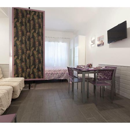 My Purple Apartment In The Center Of 로마 외부 사진