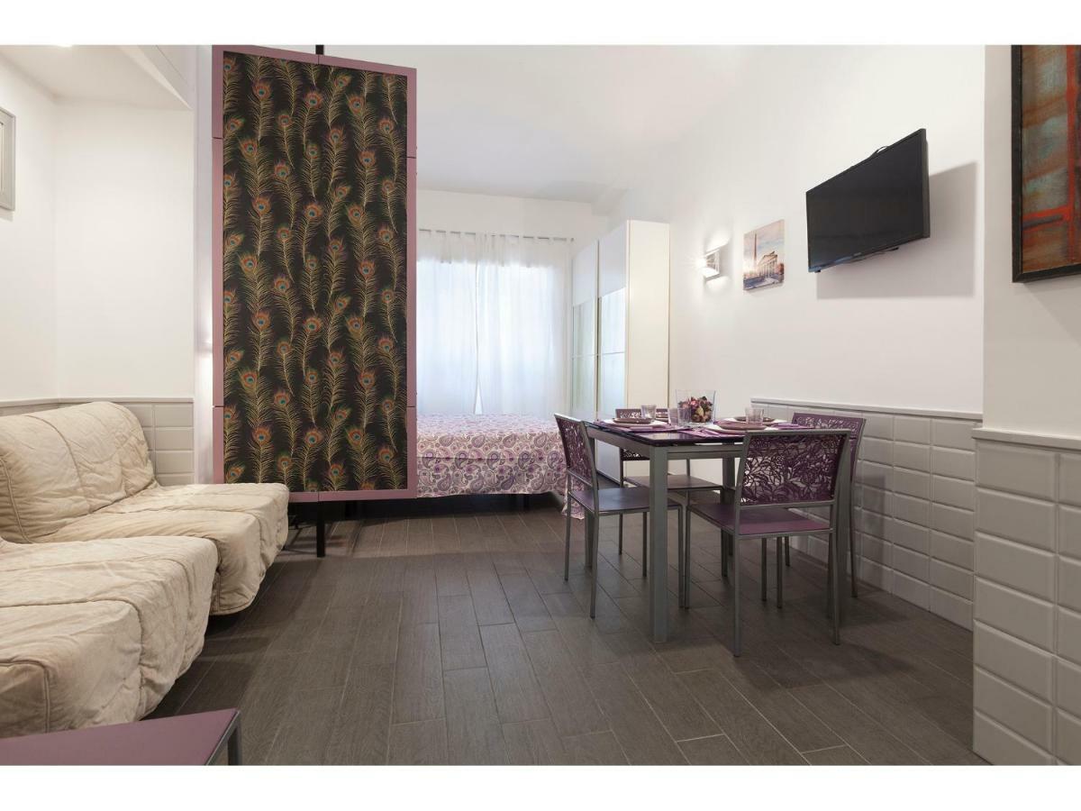 My Purple Apartment In The Center Of 로마 외부 사진